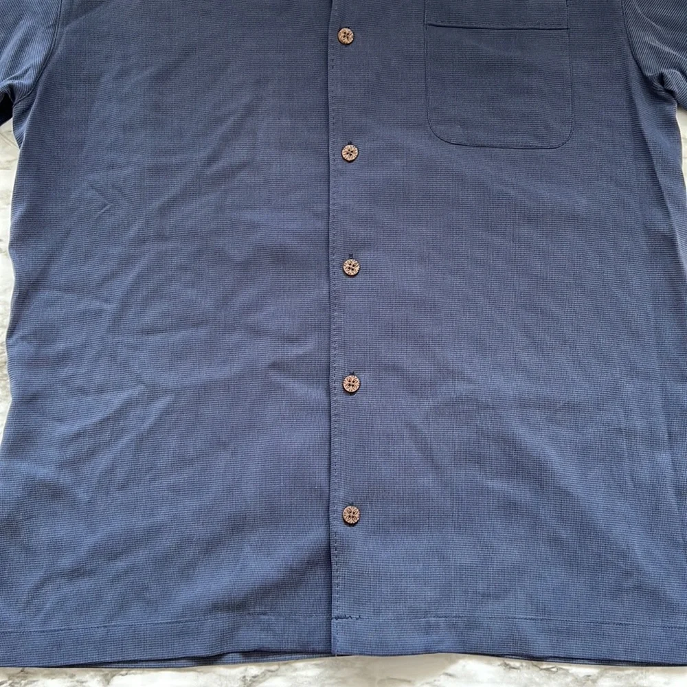 Tommy Bahama 100% silk button down shirt, size small - Picture 2 of 7